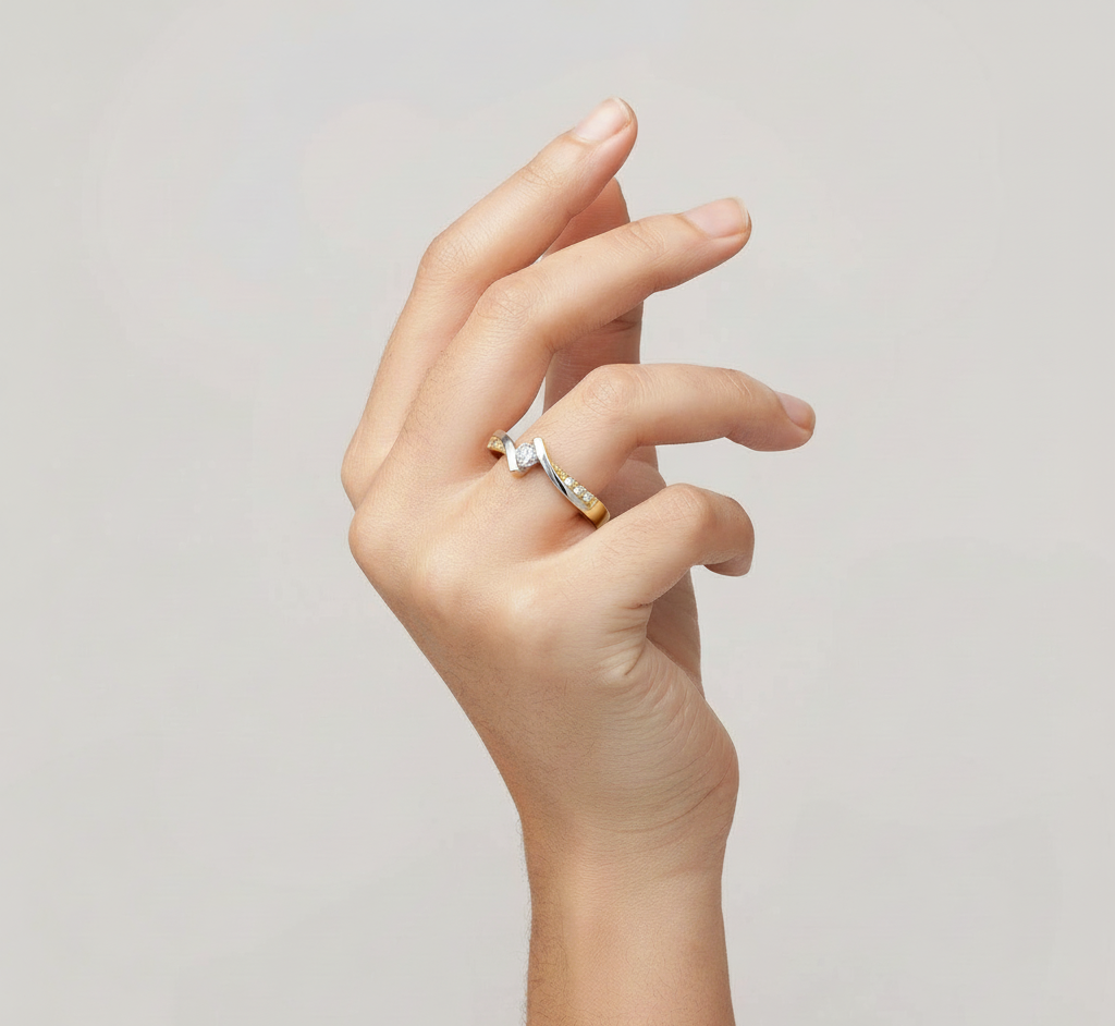 Złoty pierścionek z białym złotem i brylantami 0,16 ct – NBW-177
